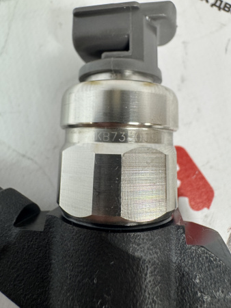 Топливная форсунка Denso 095000-8110 / 1465A307 (К)